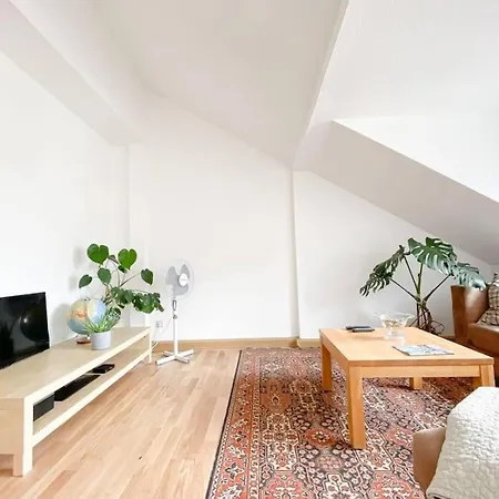 Schoene Ferienwohnung Mit Blick Ueber Stadtwald Leipzig Exterior photo