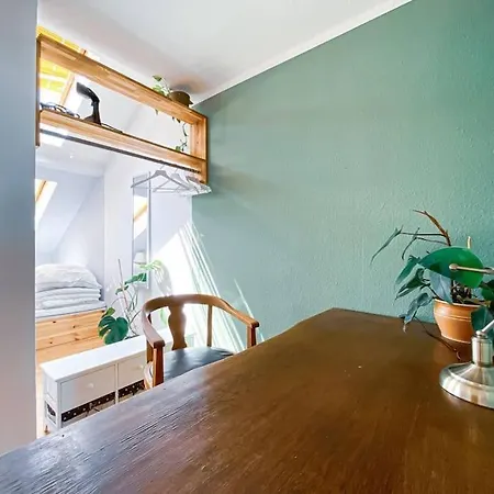 Schoene Ferienwohnung Mit Blick Ueber Stadtwald Leipzig Exterior photo