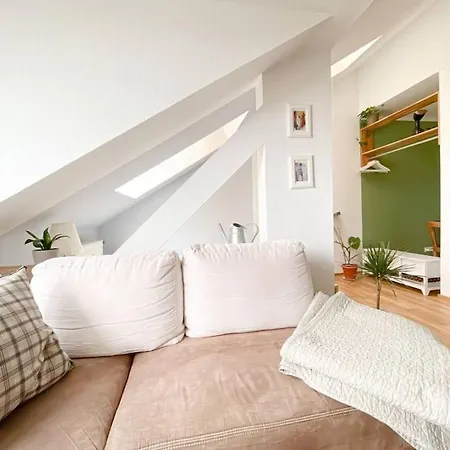 Schoene Ferienwohnung Mit Blick Ueber Stadtwald Leipzig Exterior photo