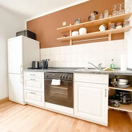 Schoene Ferienwohnung Mit Blick Ueber Stadtwald Leipzig Exterior photo
